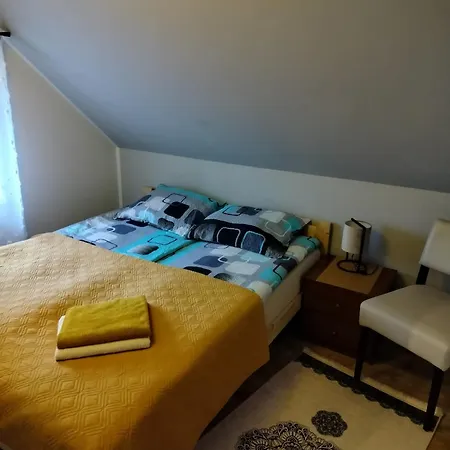 Lesna Osiem Apartment *